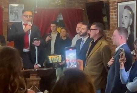 　ドイツの極右政党「ドイツのための選択肢（ＡｆＤ）」は、トランプ米政権で要職に就いた米国第一主義運動「ＭＡＧＡ」派の政治家との結び付きを利用して、米政界からの支持を取り付けようとしている。写真はＡｆＤの連邦議会議員ら。１０月２日、ニューヨークで撮影（２０２５年　ロイター/Maria Tsvetkova）