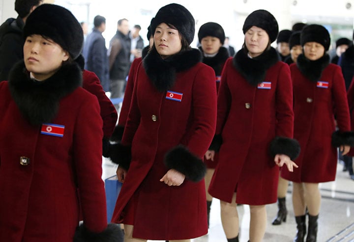 平昌オリンピックも終わり、北朝鮮に帰る選手団（2月26日）　Kim Hee-Chul-REUTERS