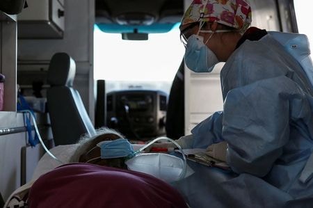 ブラジルの新型コロナウイルス感染者数の累計が３日にも１５０万人を超える見通しとなった。写真は７月２日、サンパウロで撮影（２０２０年　ロイター/Amanda Perobelli）