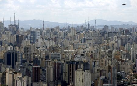　９月１０日、ブラジル地理統計院（ＩＢＧＥ）が発表した８月の消費者物価指数（ＣＰＩ）は前月比０．０２％下落し、今年初めてマイナスとなった。写真は２０１５年２月、サンパウロで撮影（２０２４年　ロイター/Paulo Whitaker）