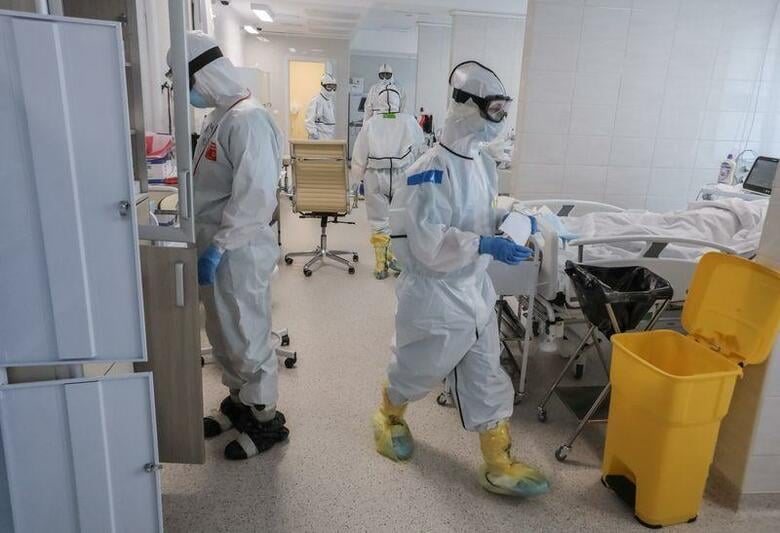 ロシア保健当局は7日、新型コロナウイルス感染者が過去24時間で1万1231人急増し、累計17万7160人になったと発表した。感染者数は世界で5番目に高い水準となった。モスクワで3日撮影（2020年　ロイター/MOSCOW NEWS AGENCY）