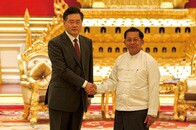 軍政に甘い中国にミャンマー国民が激怒...全土で抗議デモが勃発