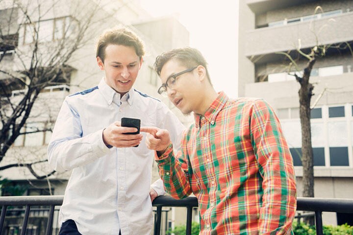 大人は一部の文法とアクセントが苦手だがそんなのは些細なこと！　Yagi-Studio-iStock.