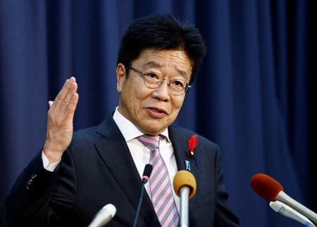 　５月１６日、加藤勝信財務相（写真）は閣議後会見で、日本が米国債を保有しているのは「いざというときの対応、流動性も含めながら、その中で一番いい資産運用を図る見地から」だと述べた。写真は２０２４年１０月、都内で撮影（２０２５年　ロイター／Issei Kato）