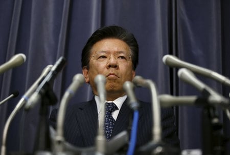 　４月２４日、三菱自動車が２７日の２０１６年３月期（前期）決算発表時に予定していた１７年３月期（今期）の業績予想の公表を見送る方向で調整していることがわかった。写真は２０日、燃費不正について都内で会見する同社の相川哲郎社長（２０１６年　ロイター/Toru Hanai）
