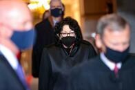 右傾化した米連邦最高裁の「死のノート」判決　トランプ退任後も乱発