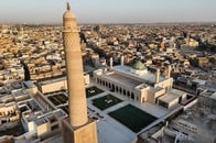 イスラム国の首都だったイラクのモスル、廃墟から復興し「共存のシンボル」に