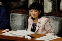 片山財務相、円高に振れるのは当然との認識示す　これまで「投機的な動きがかなりを占めていた」