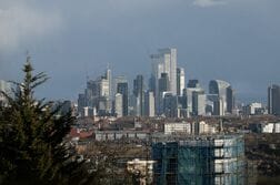 英財政収支、7月予想外の赤字　社会保障関連費など増加