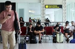 インドネシア、ジャカルタ空港など再開　火山灰の影響和らぐ