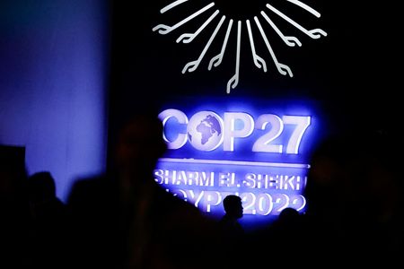 　１１月１２日、エジプトで開催中の国連気候変動枠組み条約第２７回締約国会議（ＣＯＰ２７）について、インドは全ての化石燃料の段階的な削減で参加国が合意することを希望している。写真はエジプトのシャルムエルシェイクで撮影（２０２２年　ロイター／Mohamed Abd El Ghany ）