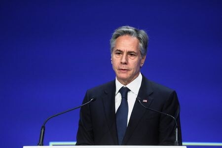 　ブリンケン米国務長官は２１日、ロンドンで開催されたウクライナ復興会議で、１３億ドルの追加支援を表明した。エネルギー網の整備や、港湾や鉄道などのインフラ近代化に充てる。ウクライナ復興会議で代表撮影（２０２３年　ロイター）