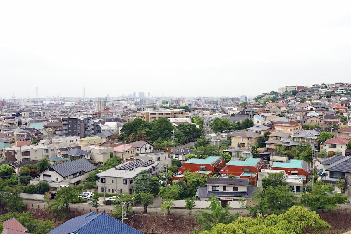 六麓荘 町 誰が 住んでる