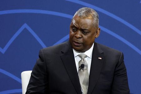 　２月７日、米国防総省のライダー報道官は、米国が要請したオースティン米国防長官（写真）と中国の魏鳳和国防相の電話協議を中国が拒否したと明らかにした。ワシントンで２０２２年１２月代表撮影（２０２３年　ロイター）