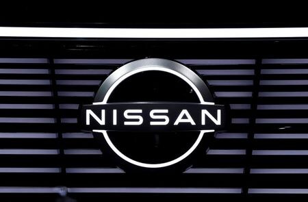 ２月１８日、日産自動車は、横浜市内で臨時株主総会を開いた。写真は日産のロゴ。東京モーターショーで２０１９年１０月撮影（２０２０年　ロイター/Edgar Su）