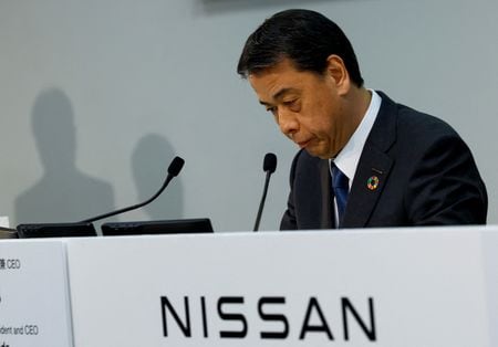 　２月１３日、日産自動車は、２０２５年３月期の連結純損益が８００億円の赤字になる見通しと発表した。写真は、記者会見に臨む内田誠CEO。同日、同社の横浜本社で撮影（2025年 ロイター/Kim Kyung-Hoon）