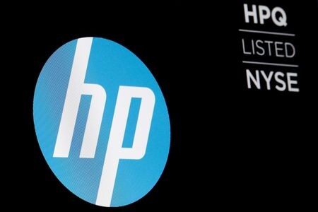米パソコン大手ＨＰは２２日、２０２５年度末までに全世界の従業員数を約４０００─６０００人削減する見通しと発表した。２０１８年６月撮影（２０２２年　ロイター/Brendan McDermid/File Photo）