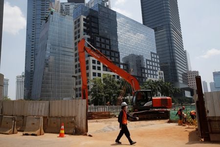 大手格付け会社の米Ｓ＆Ｐグローバル・レーティングは３０日、インドネシアのソブリン格付けを「ＢＢＢ」、格付け見通しを「安定的」にそれぞれ据え置いた。写真は２０１８年４月、ジャカルタで撮影（２０２４年　ロイター/Beawiharta）