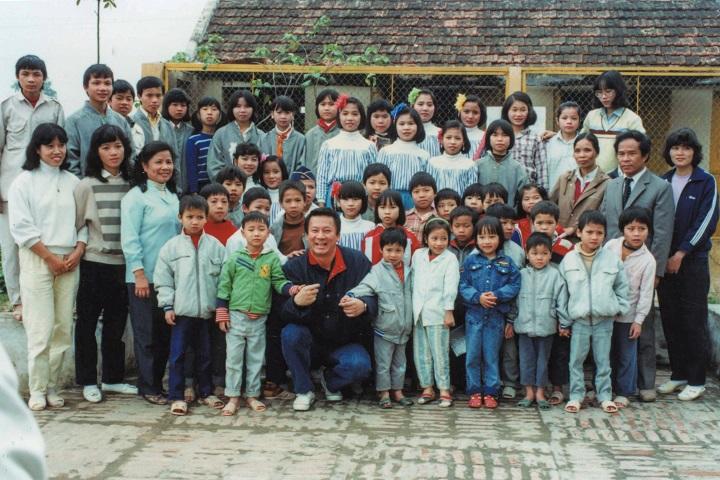 ベトナムのバックラー孤児院では現在でも入所する全員を里子にしている（写真は1989年の初訪問時）　©︎杉友