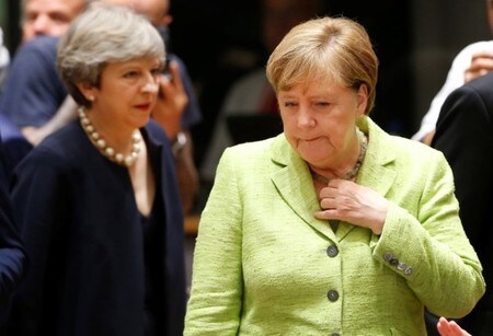 　６月２３日、メイ英首相はＥＵ首脳会議で、英国のＥＵ離脱後も同国に住むＥＵ市民の権利を保護する方針を示した、ＥＵ側とは見解に相違があり、加盟国からは反発の声が出た。ブリュッセルで２２日撮影（２０１７年　ロイター／Francois Lenoir）