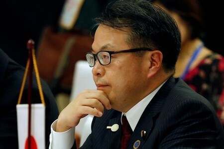 　６月２１日、世耕弘成経済産業相は、東芝の半導体事業売却を巡る決定に関し、技術流出の防止や雇用確保の観点から「一定の条件を満たしている。歓迎したい」と語った。５月撮影（２０１７年　ロイター/Kham）