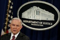 米司法長官、ロシアとの接触巡る捜査に不関与表明　民主は辞任迫る