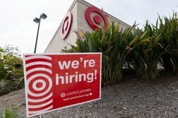 米週間新規失業保険申請3000件減、労働市場の底堅さ続く 