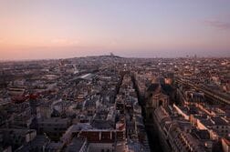 仏第2四半期ＧＤＰ、前期比横ばいに下方改定　輸出と個人消費はプラス転換
