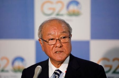 　４月１２日、鈴木俊一財務相（写真）は衆院財務金融委員会で、外為特会で保有する外貨資産について「米国との関係で売却できないといったことはない」と述べた。写真はインドのガンジナガルで昨年７月撮影（２０２４　ロイター／Amit Dave）