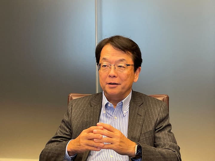 ２月７日、 日本製鉄の森高弘副社長（写真）は決算会見で、米鉄鋼大手ＵＳスチールの買収に関し、２０２４年９月までとしている買収完了予定時期は変更しないと述べた。都内で２０２３年１１月撮影（２０２４年　ロイター/Ritsuko Shimizu）