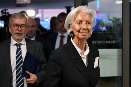 欧州中央銀行（ＥＣＢ）のラガルド総裁は５日、中東情勢の緊迫化で地政学的リスクが高まる中でも、金融政策についてあらかじめ決められた方針は持たず、会合ごとに決定をおこなっていくと述べた。2026年3月5日撮影（２０２６年　ロイター/Michele Lapini）