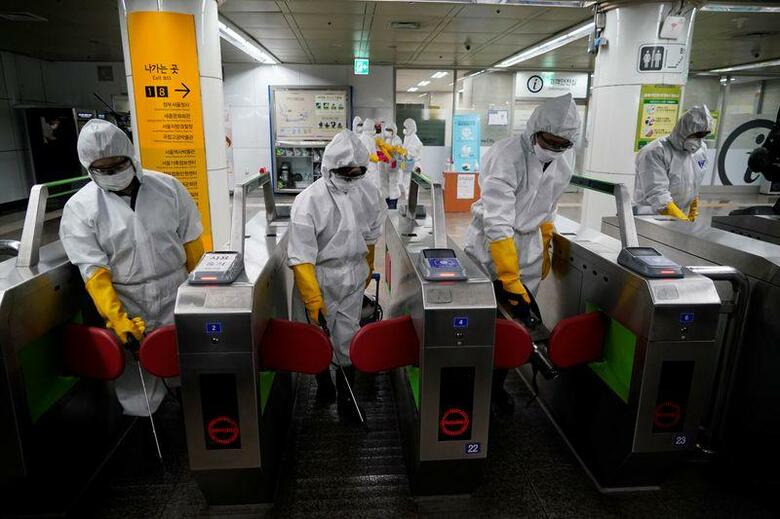 　３月１日、韓国疾病予防管理局（ＫＣＤＣ）は、新型コロナウイルスの国内の感染者が５８６人増え、３７３６人になったと発表した。写真はソウル市内で２月撮影（２０２０年　ロイター/Kim Hong-Ji）