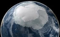 南極の氷河の下に巨大な空洞が発見される