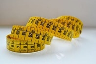 【クイズ】身長272cm...人類史上、最も身長の高かった男性は「どこの国」出身？