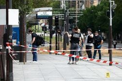パリで女性3人刺され負傷、刃物襲撃の男拘束