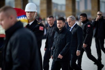 ウクライナのゼレンスキー大統領。2025年11月19日、トルコ・アンカラで撮影の提供写真。Ukrainian Presidential Press Service/Handout via REUTERS