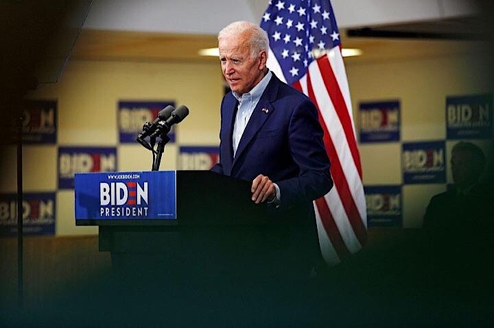 2020年米大統領選で民主党候補指名を目指すジョー・バイデン前副大統領（77）の主治医は、バイデン陣営が発表した健診結果報告の中で、バイデン氏が大統領の職務を十分に遂行できる健康体だと述べた。写真はアイオワ州の集会で演説するバイデン氏。6月11日撮影（2019年　ロイター/Jordan Gale）