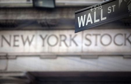 米国株式市場は、Ｓ＆Ｐ総合５００種とナスダック総合が下落して取引を終えた。エヌビディアなど半導体株に利食い売りが出た。来週の米連邦公開市場委員会（ＦＯＭＣ）を控え、インフレ動向の材料として１４日発表の卸売物価指数（ＰＰＩ）が注目される。（２０２４年　ロイター／Carlo Allegri）