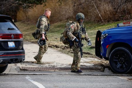 米ミシガン州デトロイト近郊ウェストブルームフィールドのシナゴーグ付近。１２日撮影（２０２６年　ロイター/Rebecca Cook）
